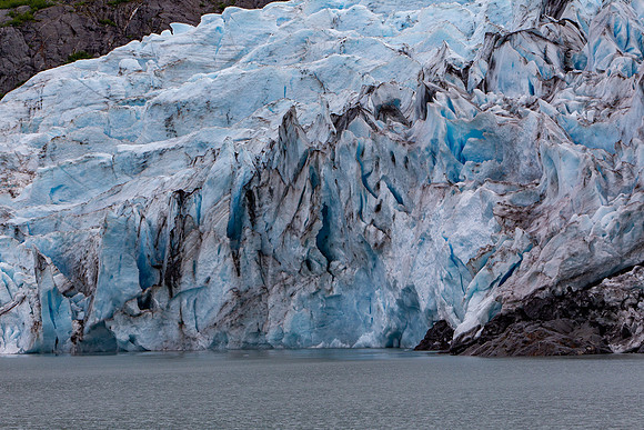 18.7 MB, 4896 x 3264: Blue and white ice of Portage Glacier