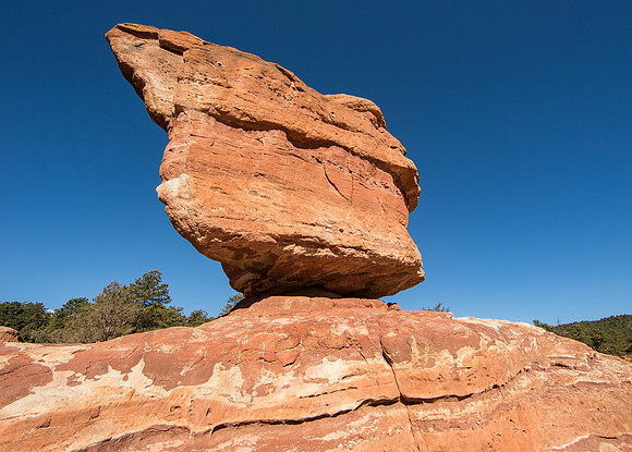 16.8 MB, 4831 x 3456: Balanced Rock against a clear blue sky.