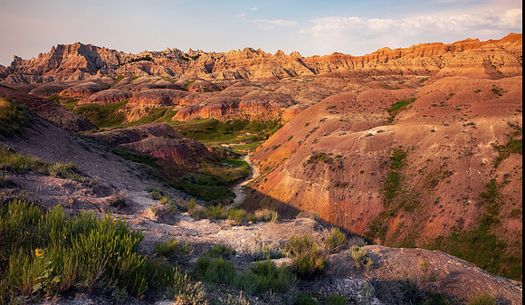 37.1 MB, 6755 x 3933: Rugged terrain in the Bad Lands National Park