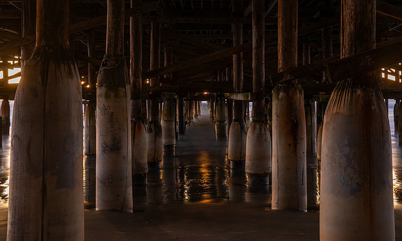 16.3 MB, 6471 x 3887: Pillars and darkness under Chrystal Pier give an eerie feeling.
