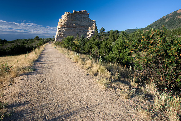 10.0 MB, 3888 x 2592: Hiking or mountain bike trail leading to Monument rock and beyond.