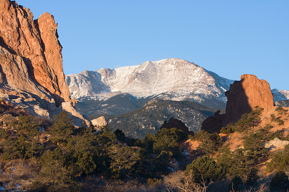 7.89 MB, 3888 x 2592: Pikes Peak Through Garden of the Gods