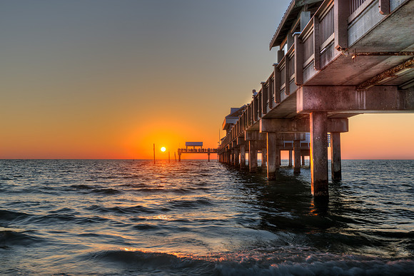 Peaceful Setting: Pier 60 Sunset