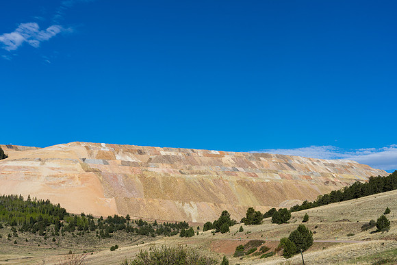 28.2 MB, 7000 x 4667: Piled rock around an open pit gold mine